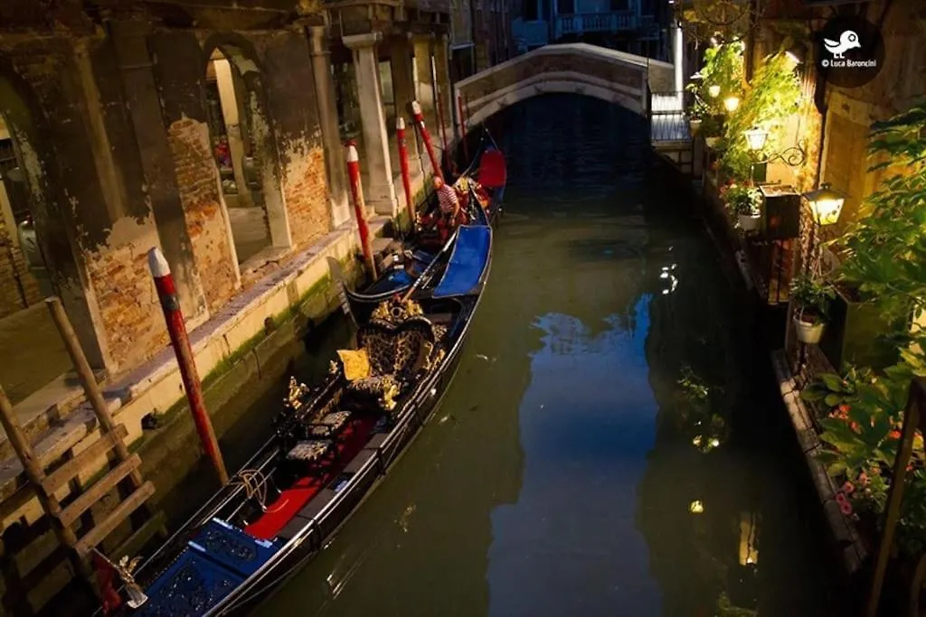 Piccola Dimora In Palazzo Storico Apartment Venice Italy